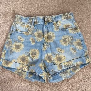american eagle sunflower mom shorts